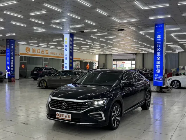 Volkswagen Passat — Фото автомобиля 3