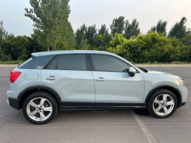 Audi Q2L — Фото автомобиля 6