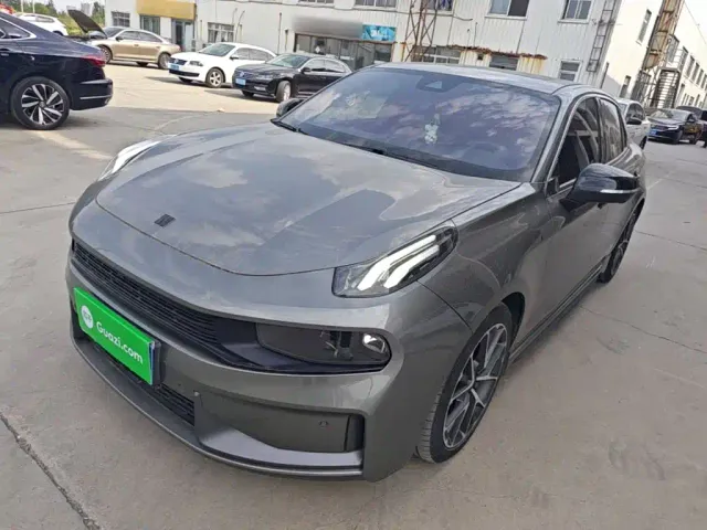 Фотография автомобиля — Lynk & Co 03