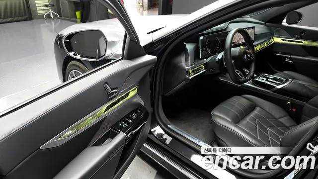 BMW 7-Series 7 серия (G70) 740i sDrive M Sport — Фото автомобиля 10