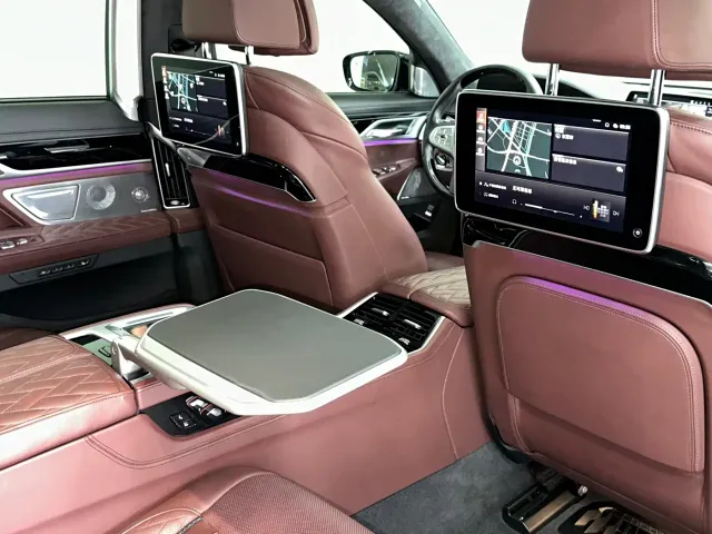 BMW 7 Series — Фото автомобиля 14