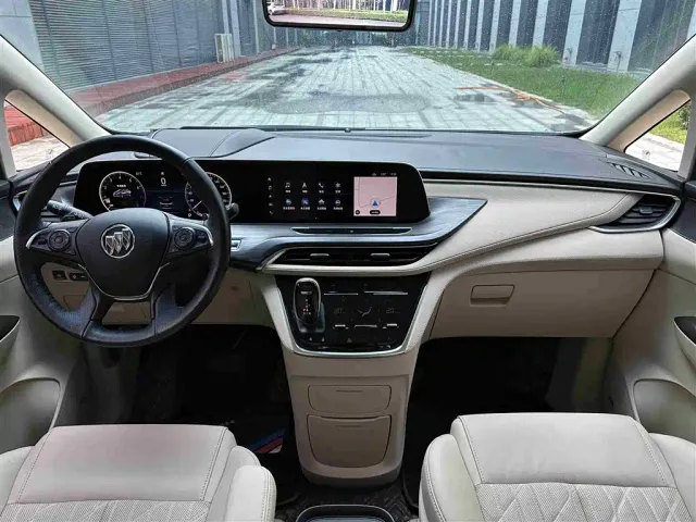 Buick GL8 — Фото автомобиля 12