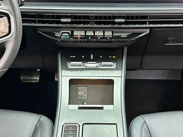 Lincoln Corsair — Фото автомобиля 15
