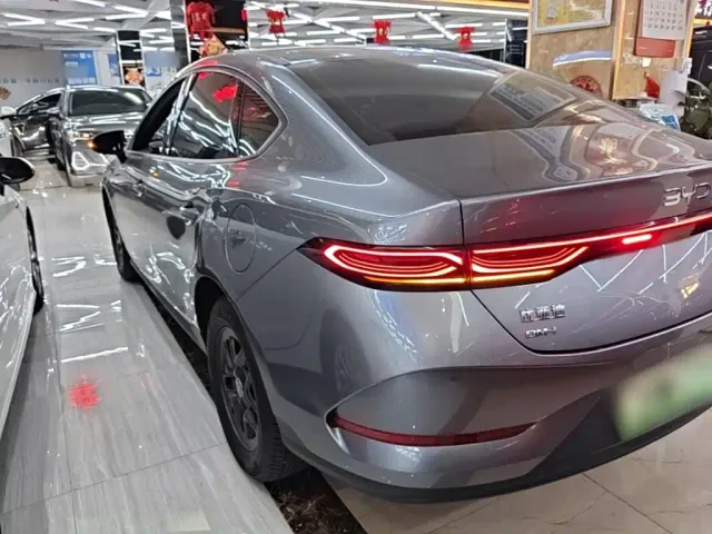 BYD Qin PLUS — Фото автомобиля 4