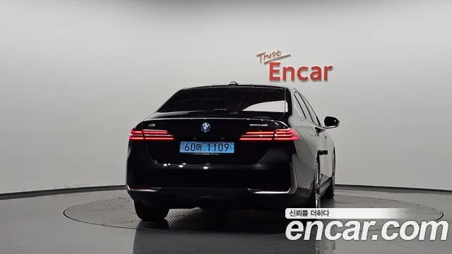 BMW i5 G60 — Фото автомобиля 4