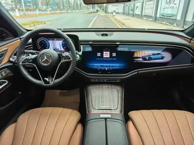 Mercedes-Benz E-Class — Фото автомобиля 5