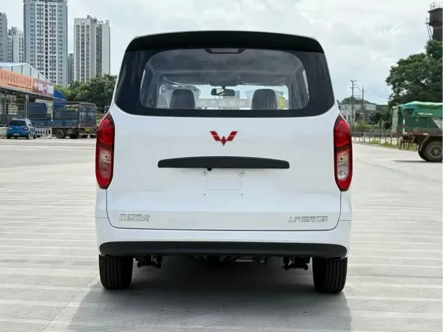 Wuling Hongguang — Фото автомобиля 5