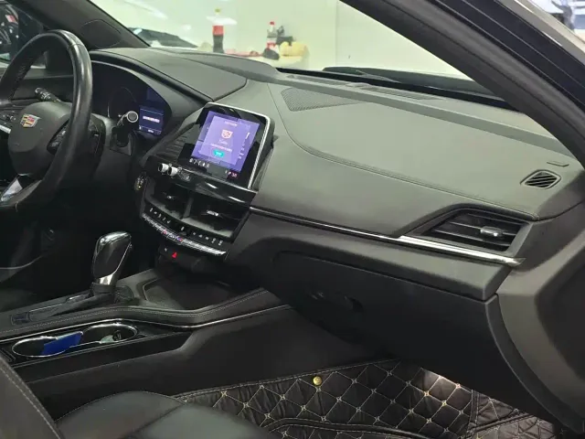 Cadillac CT4 — Фото автомобиля 10