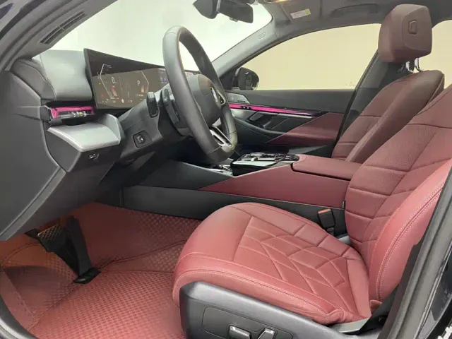 BMW 5 Series — Фото автомобиля 17