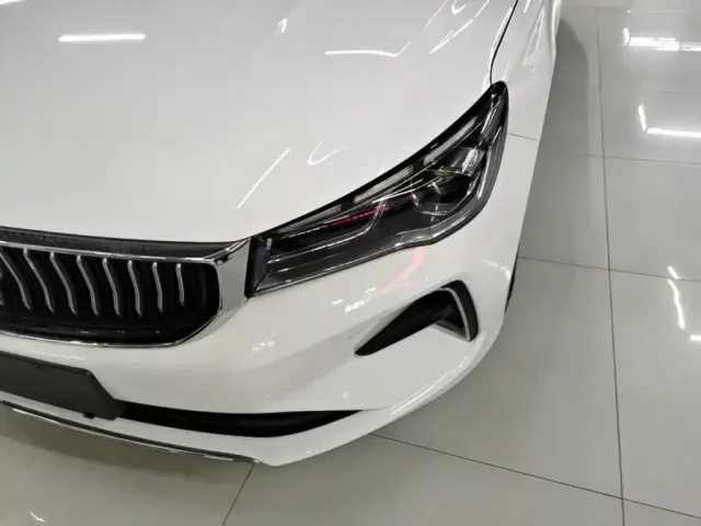 Geely Emgrand — Фото автомобиля 17