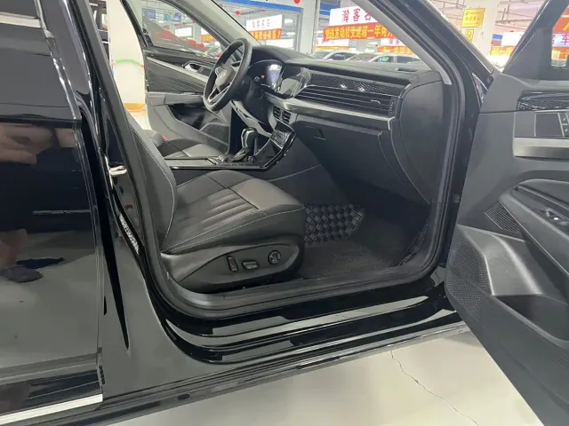Volkswagen Passat — Фото автомобиля 10