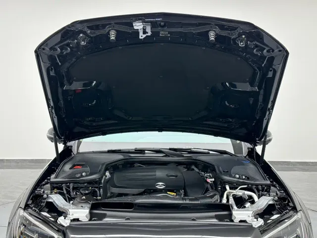 Mercedes-Benz E-Class — Фото автомобиля 26
