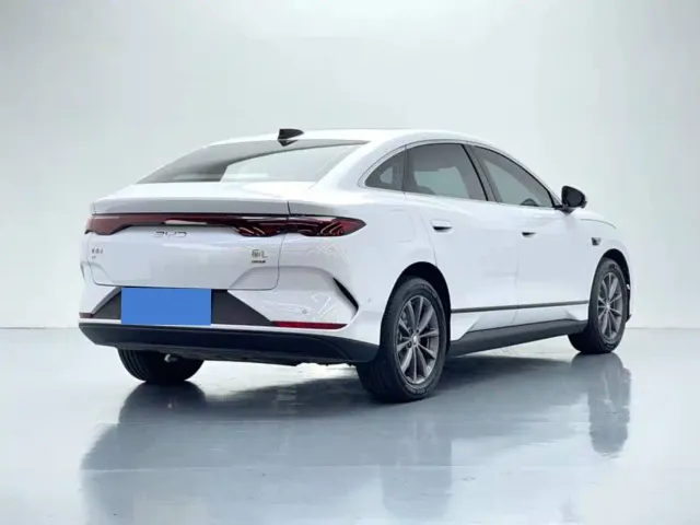 BYD Qin L — Фото автомобиля 6