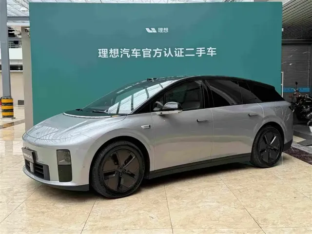 Фотография автомобиля — Li Auto i6