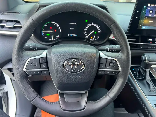 Toyota Sienna — Фото автомобиля 13