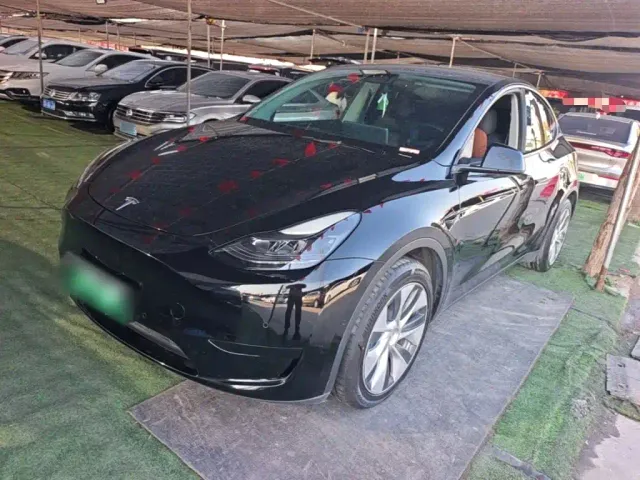 Фотография автомобиля — Tesla Model Y