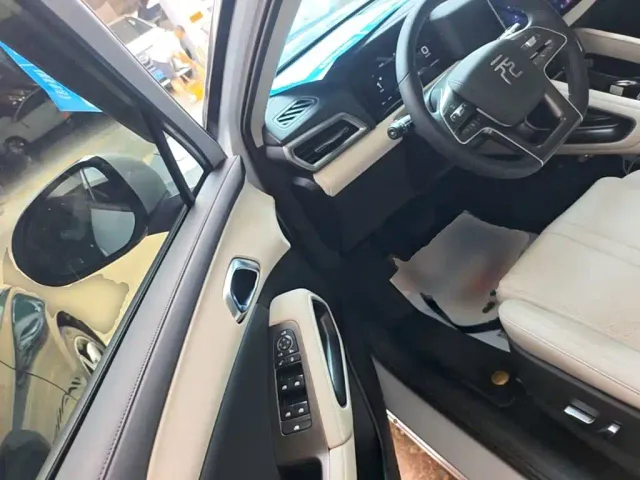 BYD Yuan UP — Фото автомобиля 15