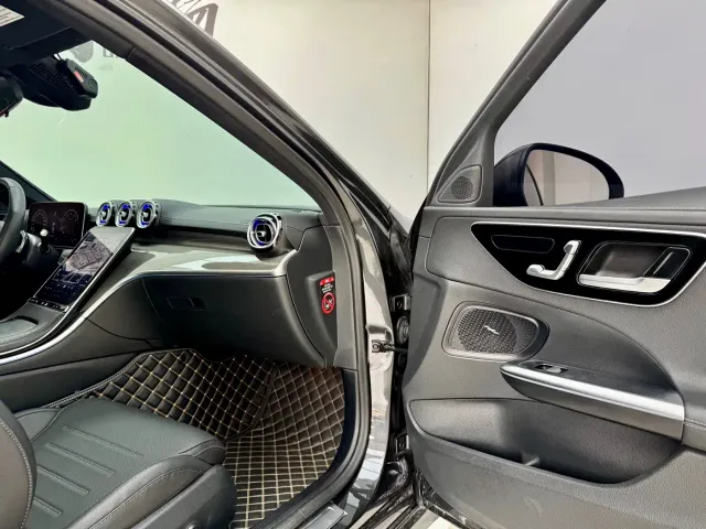 Mercedes-Benz C-Class — Фото автомобиля 13