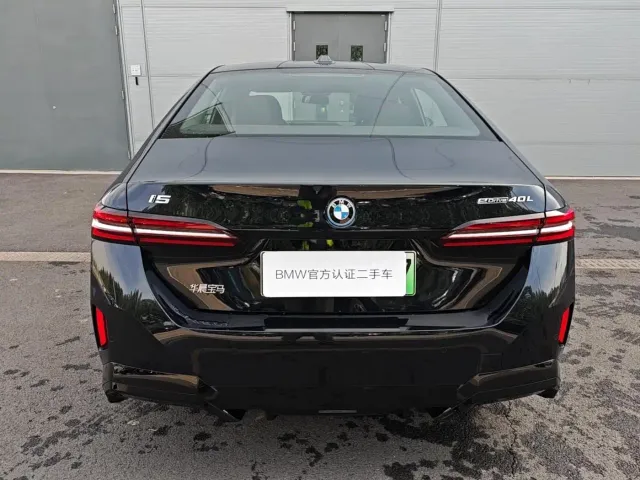 BMW i5 — Фото автомобиля 14