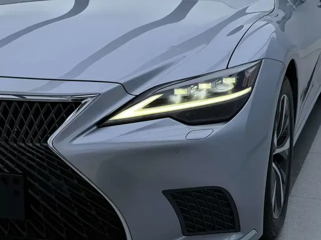 Lexus LS — Фото автомобиля 6