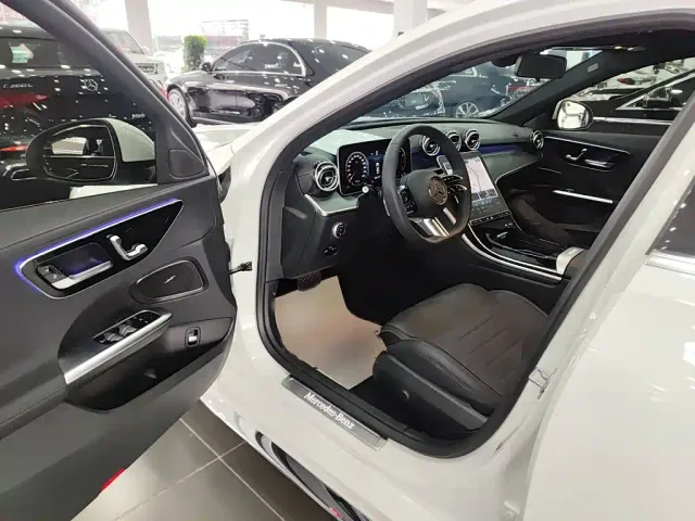 Mercedes-Benz C-Class — Фото автомобиля 12