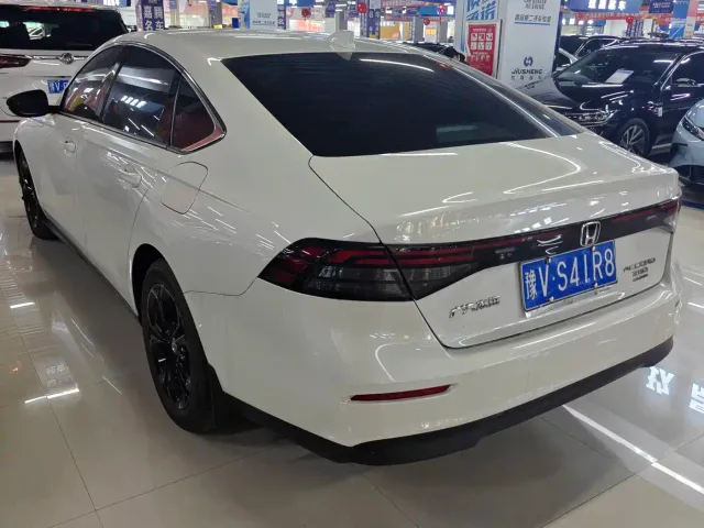 Honda Accord — Фото автомобиля 6