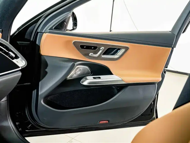 Mercedes-Benz E-Class — Фото автомобиля 16