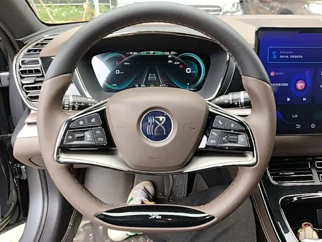 BYD Han — Фото автомобиля 10