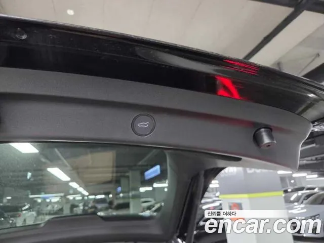 Tesla Model Y — Фото автомобиля 15