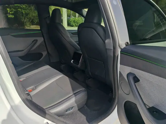 Tesla Model Y — Фото автомобиля 6