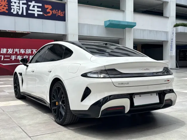 Xiaomi SU7 — Фото автомобиля 9