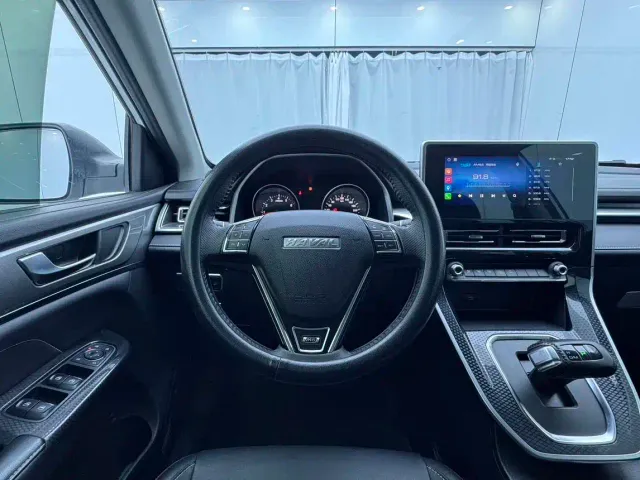 Haval M6 — Фото автомобиля 11