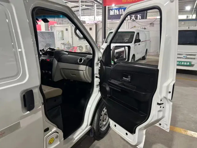 Ruichi New Energy EC35 — Фото автомобиля 5