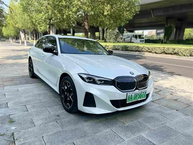 BMW i3 — Фото автомобиля 12