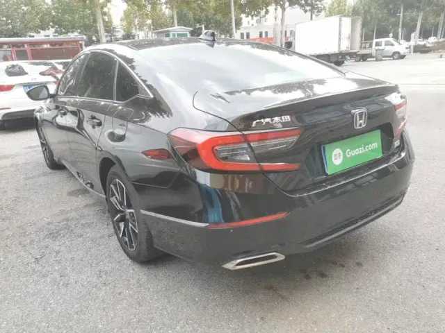 Honda Accord — Фото автомобиля 4