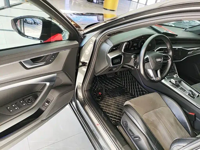 Audi A6L — Фото автомобиля 15