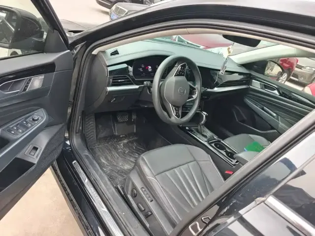 Volkswagen Passat — Фото автомобиля 8