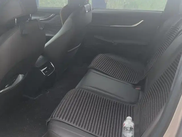 Changan Qiyuan A07 — Фото автомобиля 11