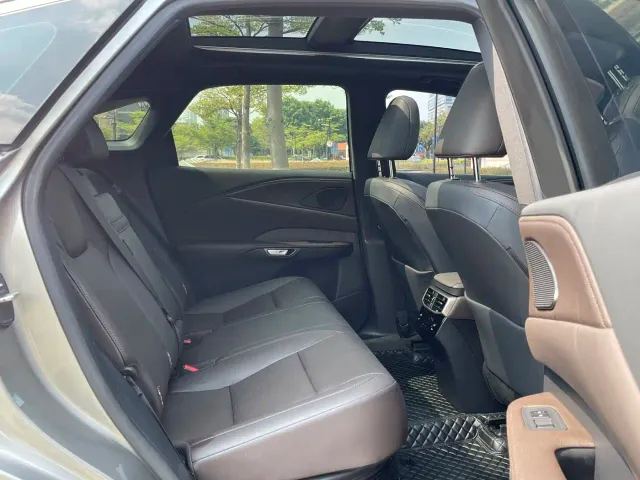 Lexus RX — Фото автомобиля 21