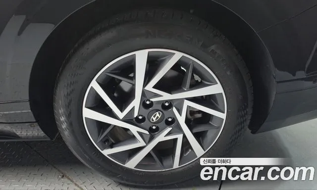 Hyundai Grandeur GN7 — Фото автомобиля 6