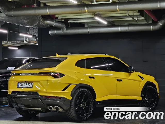 Lamborghini Urus — Фото автомобиля 5