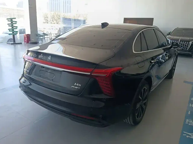 Hongqi H5 PHEV — Фото автомобиля 6