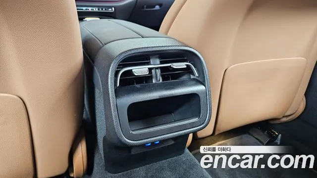 Mercedes-Benz E-Class — Фото автомобиля 28