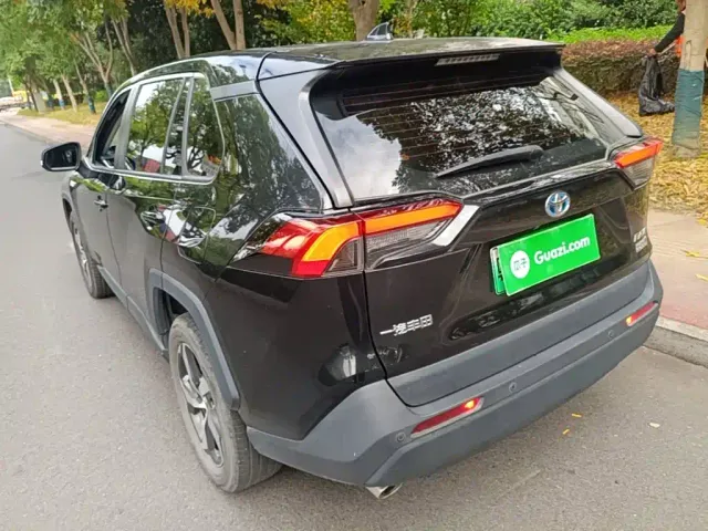 Toyota RAV4 Rongfang Dual Engine E+ — Фото автомобиля 4