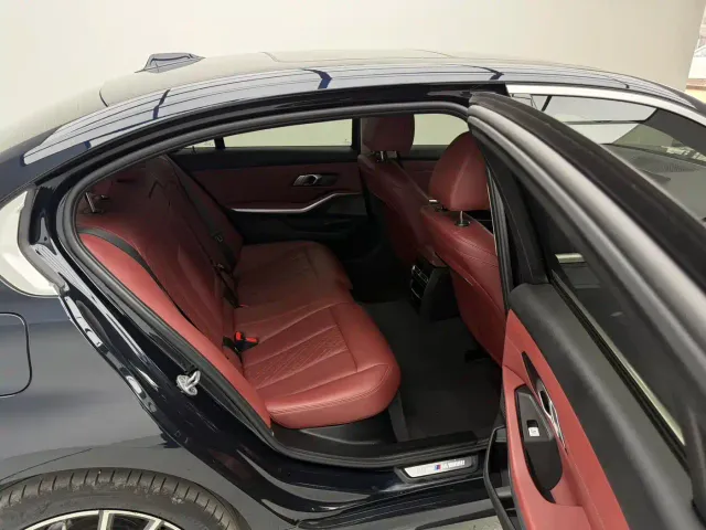 BMW 3 Series — Фото автомобиля 9