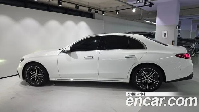 Mercedes-Benz E-Class — Фото автомобиля 8