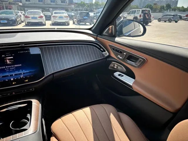 Mercedes-Benz E-Class — Фото автомобиля 15