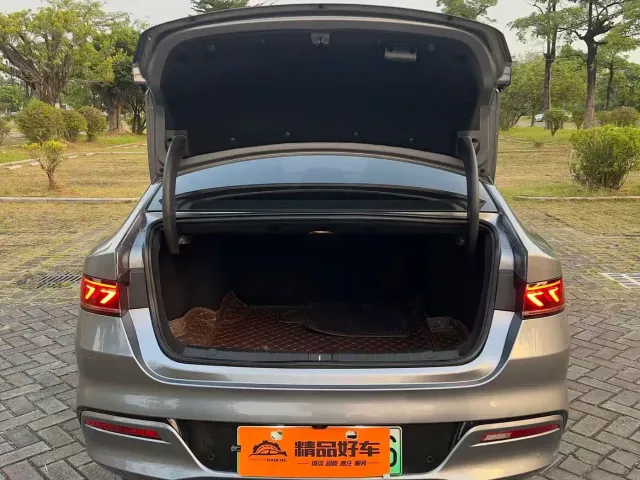 BYD Qin PLUS — Фото автомобиля 13