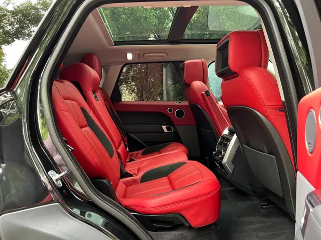 Land Rover Range Rover Sport 2022 3.0 L6 Gloss Black Edition — Фото автомобиля 10
