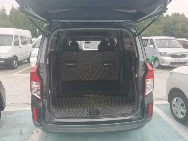 Wuling Zhengcheng — Фото автомобиля 18
